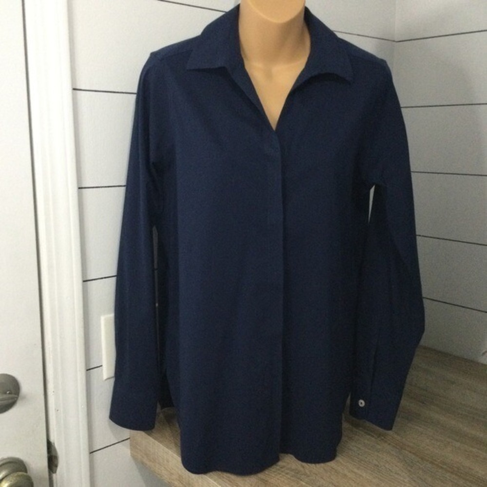 Foxcroft blouse womens size 6 shaped, stretch long sleeve